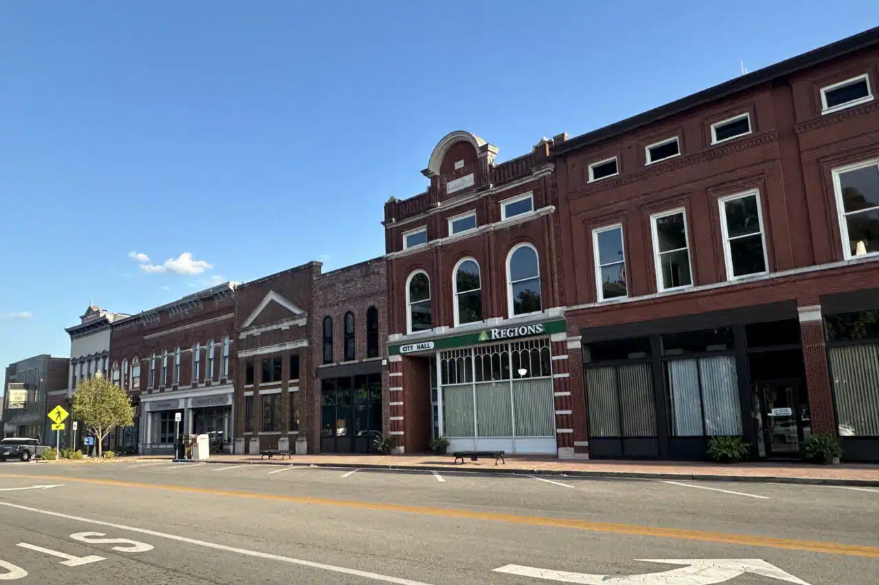 Historic storefronts on Cedar Street in Franklin, Ky.